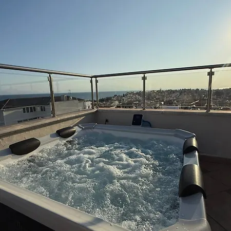 Апартаменты Luxe Panorama Penthouse With Private Jacuzzi, Bbq And Sea View *
